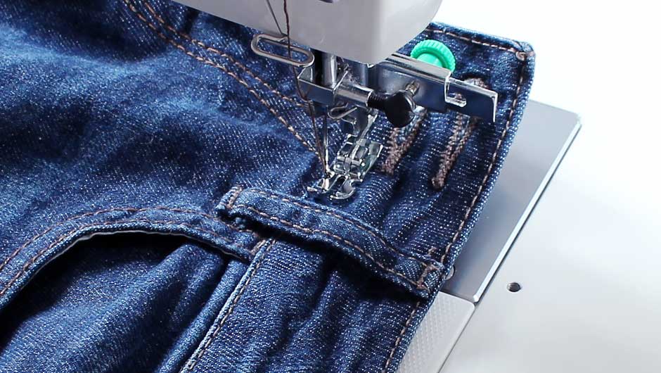 Szybka wymiana zamka w spodniach jeansowych maszyną do szycia janome