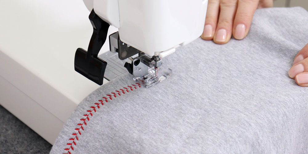 1200 wkłuć na minutę w maszynie Janome MC6700P