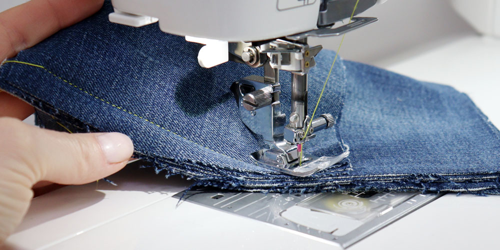 Janome MC6700P - ścieg prosty na 8 warstwach jeansu