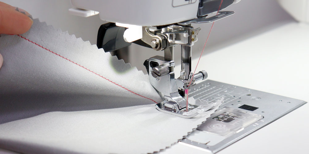 Janome MC6700P - ścieg prosty na grubszej tkaninie