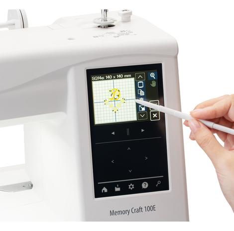 Ekran dotykowy w hafciarce Janome MC100E